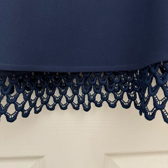 Sail to Sable Scalloped Edge Sleeveless Blouse Size Small Navy Blue Preppy - Picture 3 of 5